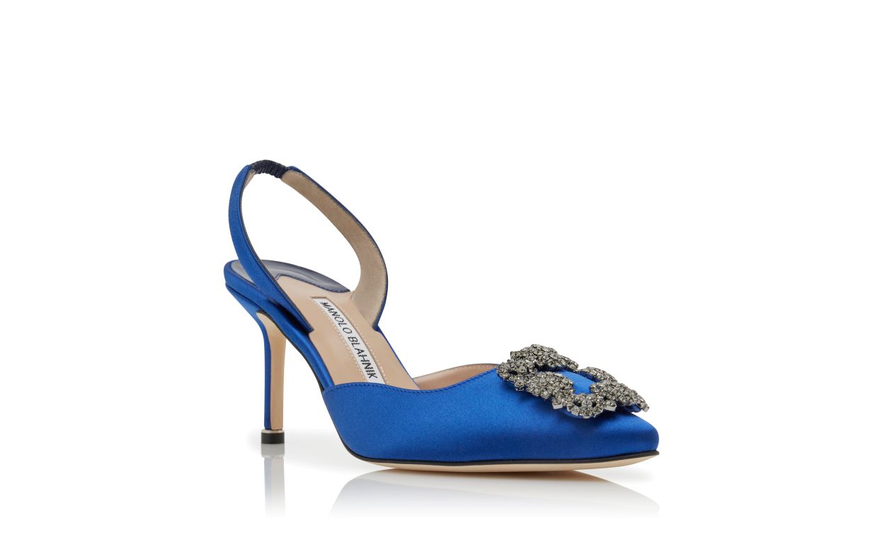 Zapatillas de tacón con hebilla de joya de satén azul