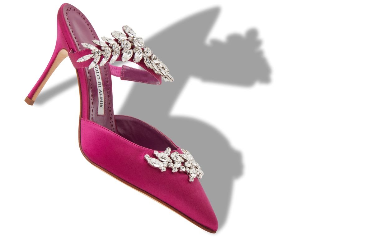 Mocasines de satén fucsia con adornos de cristal