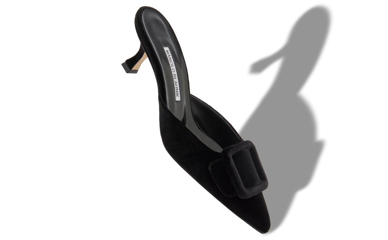 Mocasines con detalle de hebilla en terciopelo negro