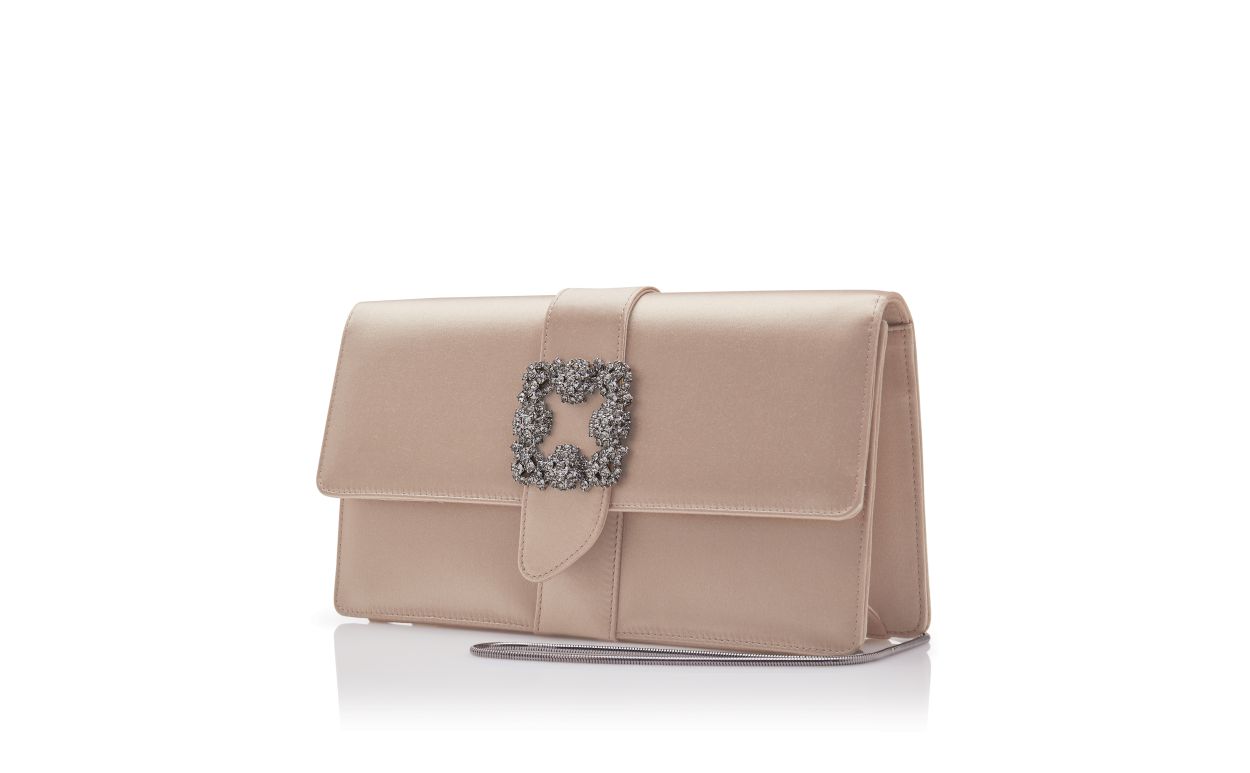 Bolso de mano rectangular de satín beige con hebilla de joya