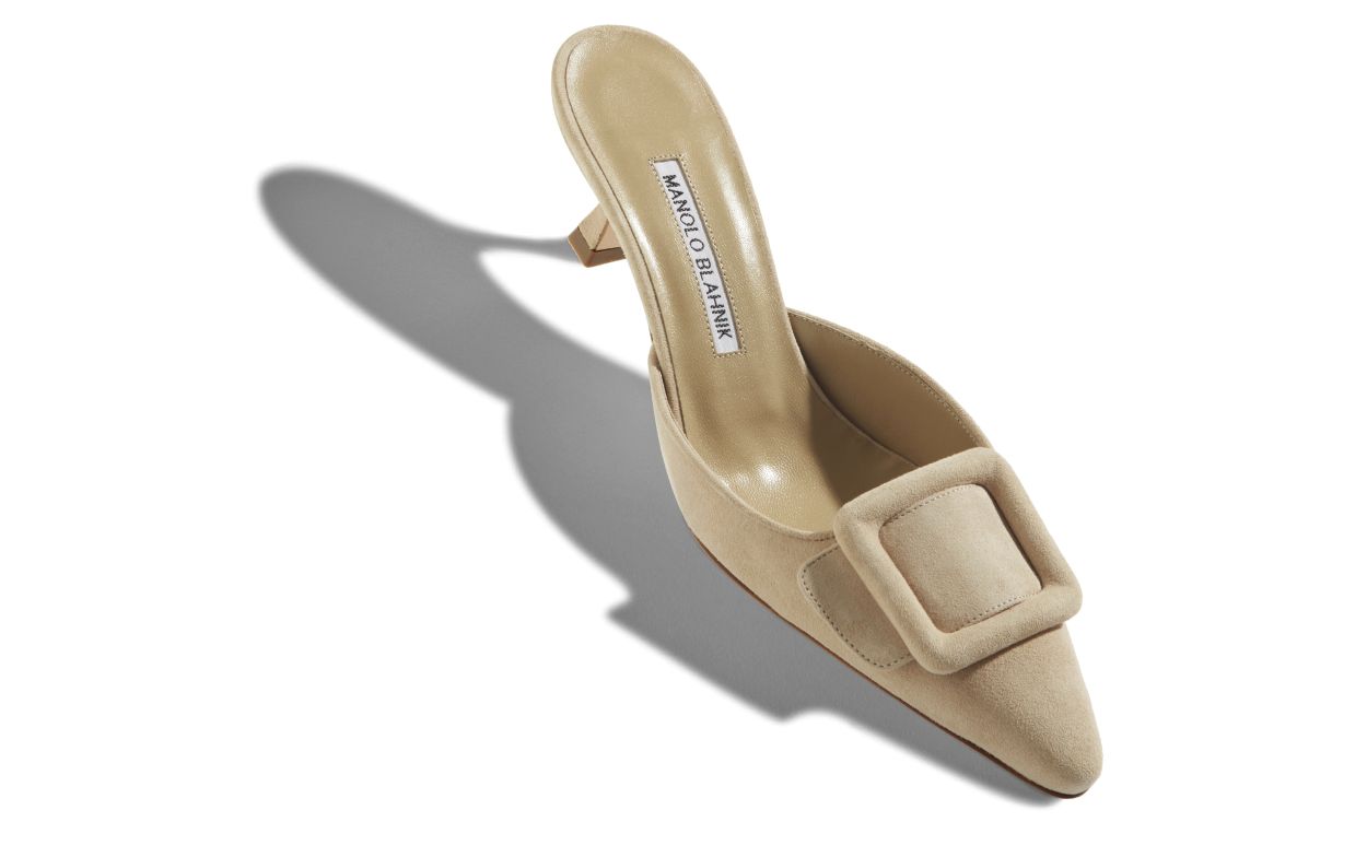 Mules de tacón bajo de ante beige