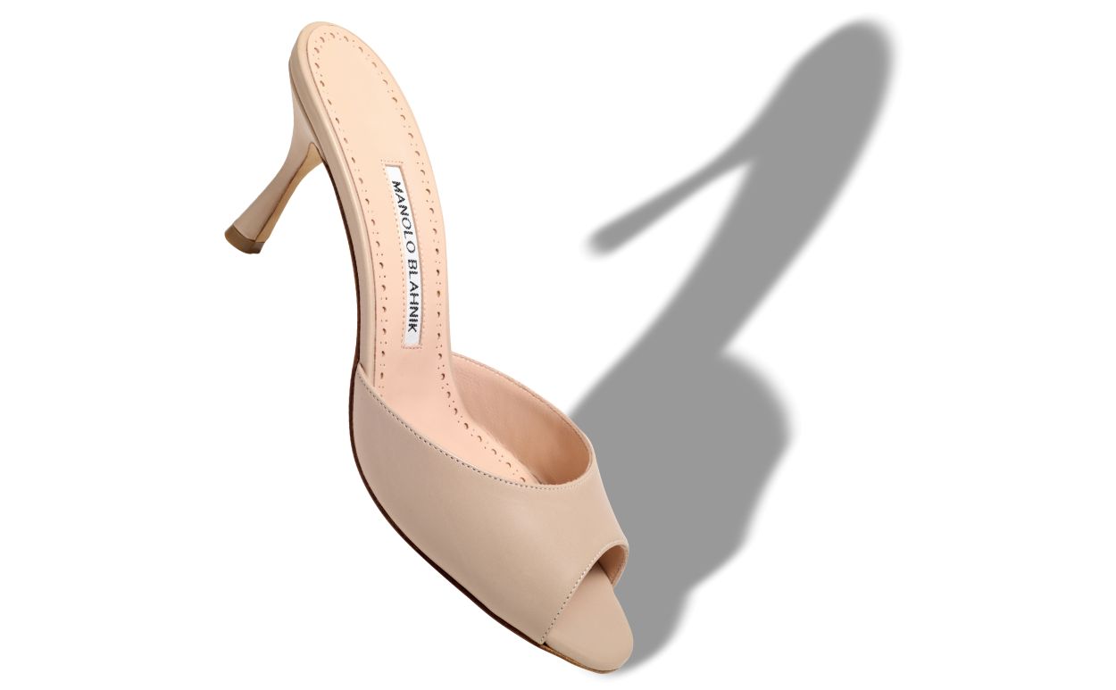 Mocasines de cuero de vitela beige claro con punta abierta