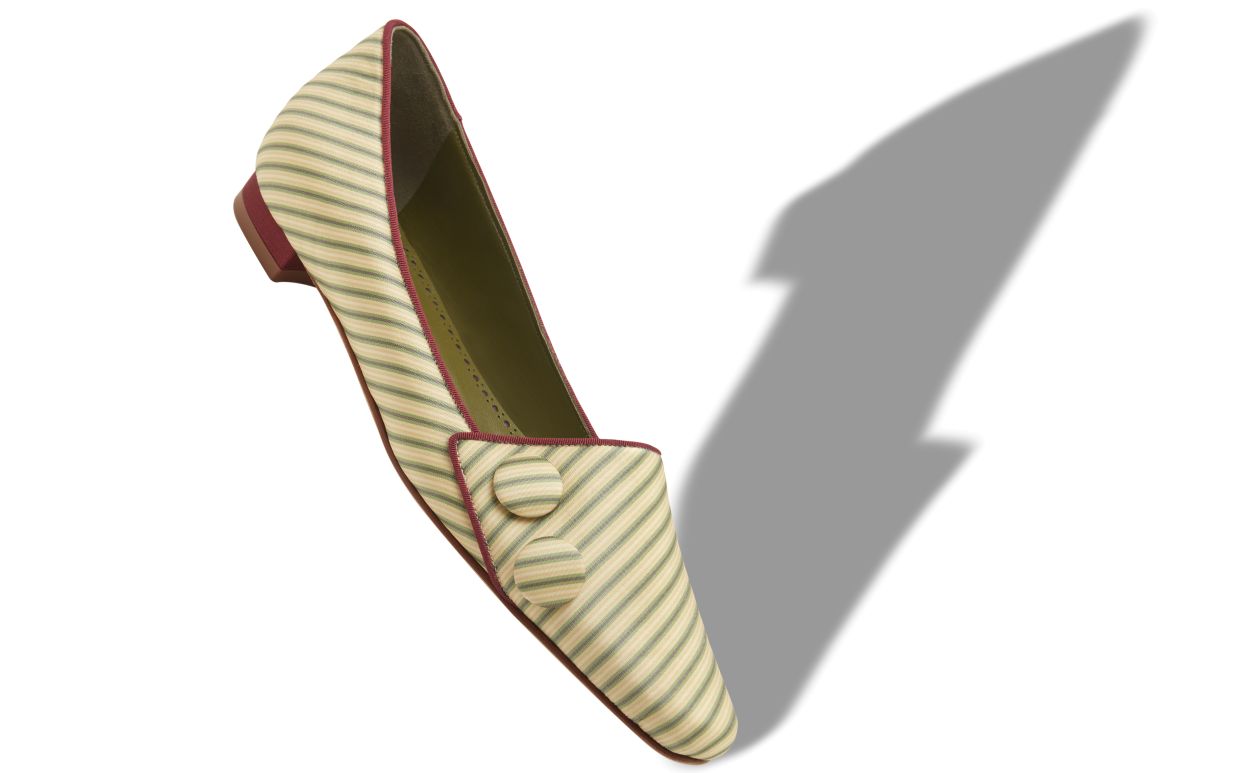 Zapatillas planas de seda verde y beige con rayas
