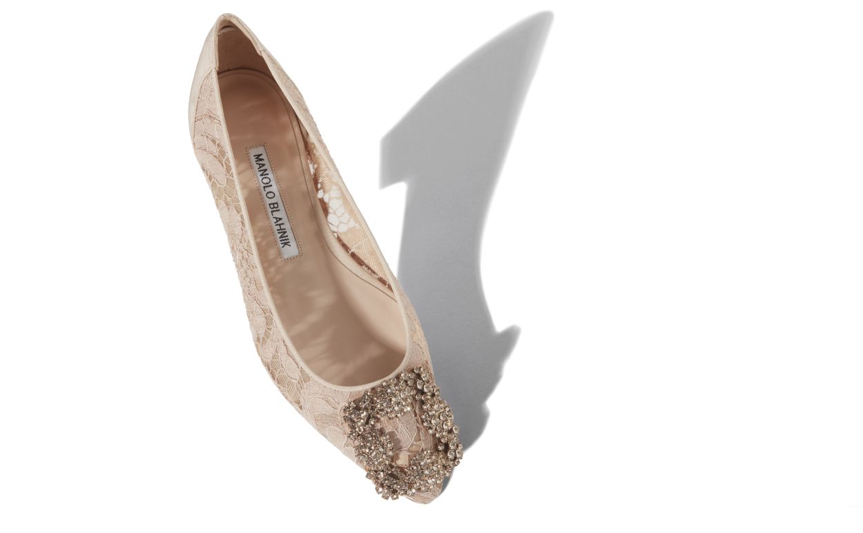 Zapatillas planas de encaje rosa champán con hebilla de joya
