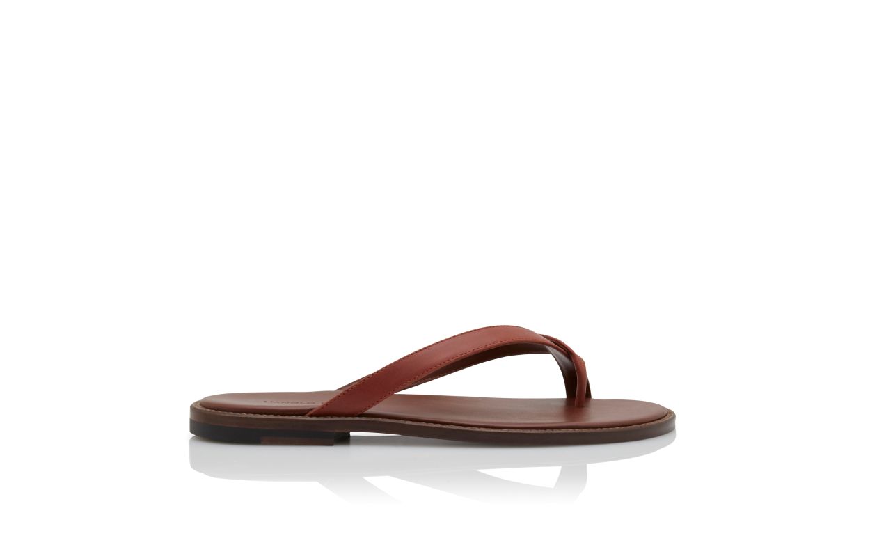 Sandalias planas de cuero de ternera marrón medio