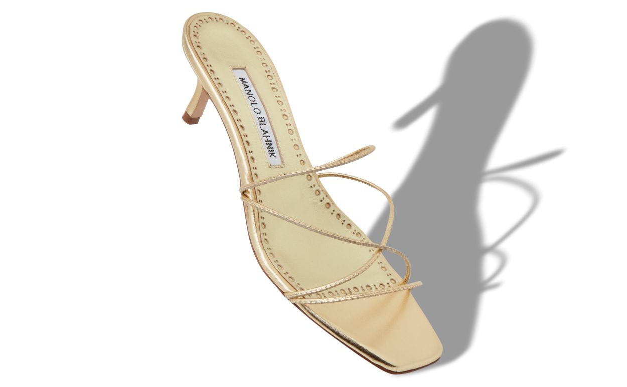 Mocasines de cuero de napa dorado con puntera abierta